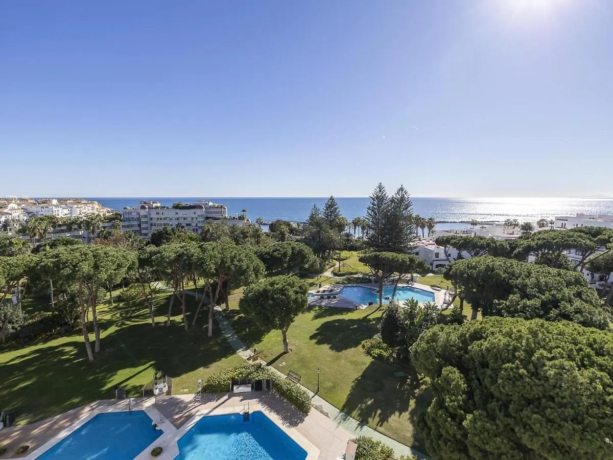 Apartamento De 2 Dormitorios En Playas Del Duque Marbella 0*,  Spain