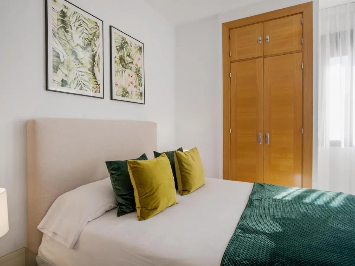 Apartamento De 2 Dormitorios En Playas Del Duque Marbella
