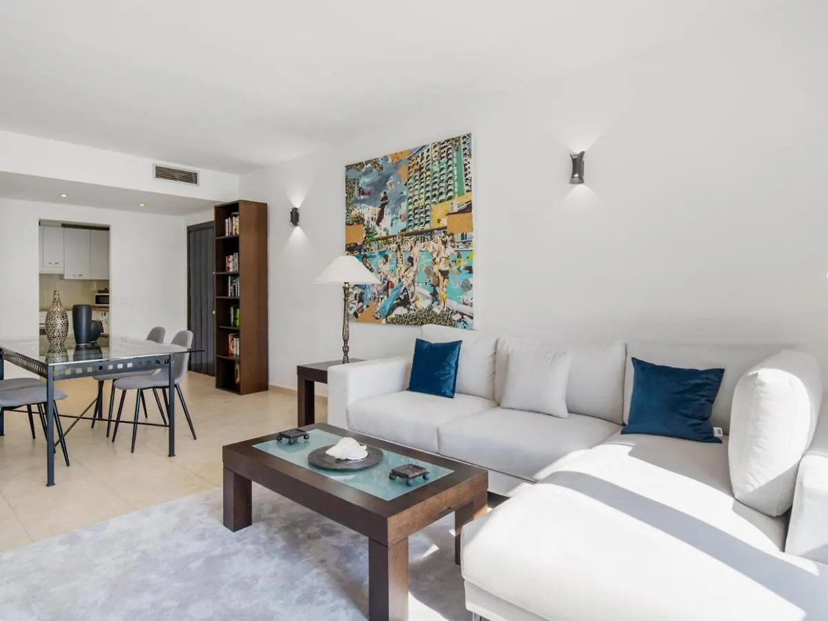 Apartamento De 2 Dormitorios En Playas Del Duque Marbella 0*,