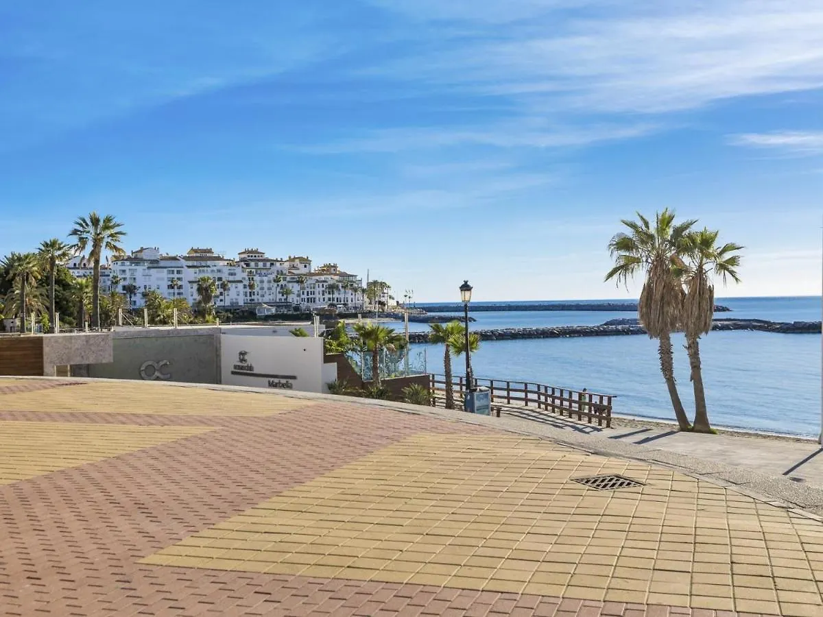 Apartamento De 2 Dormitorios En Playas Del Duque Marbella 0*,