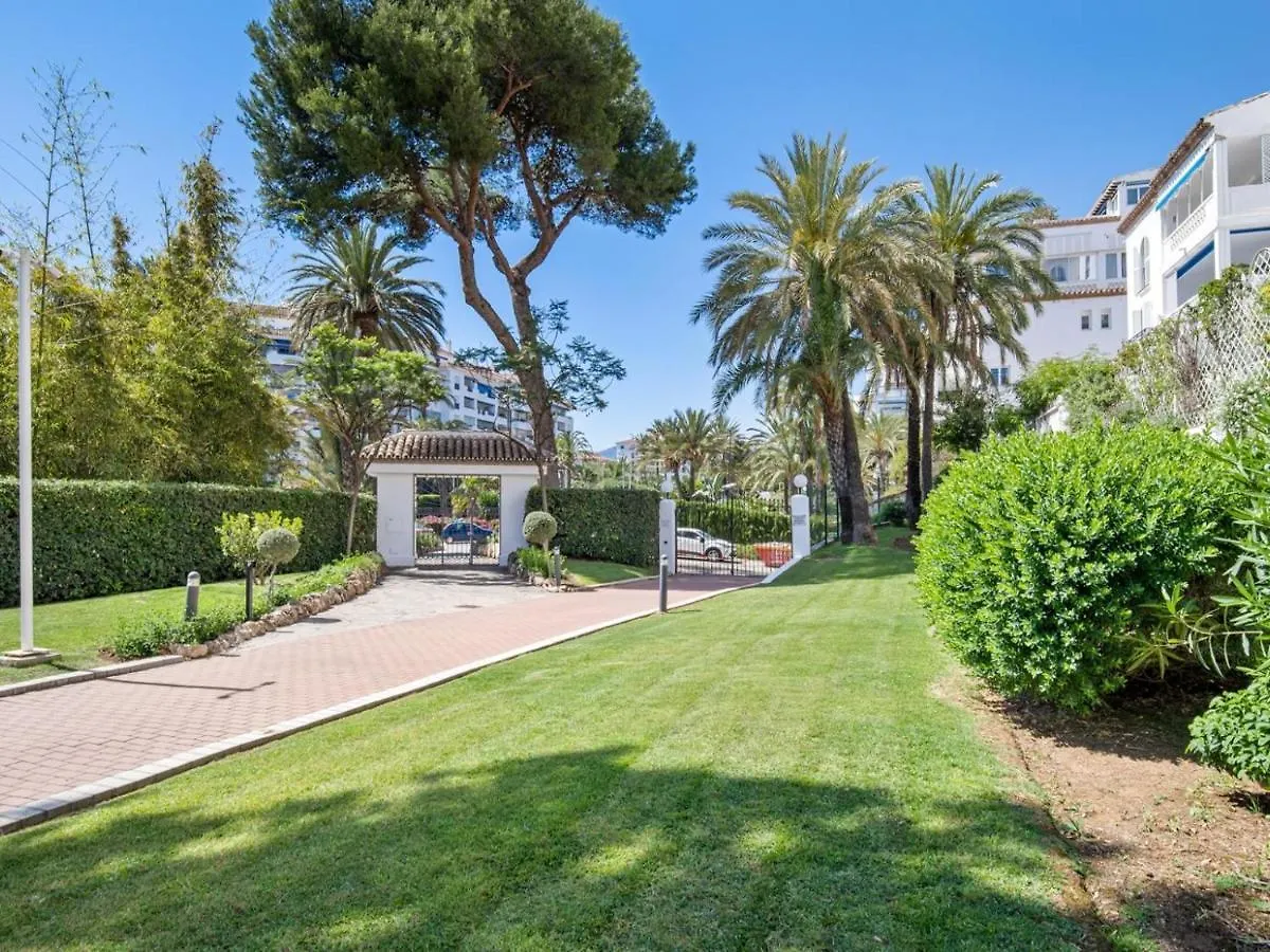 Apartamento De 2 Dormitorios En Playas Del Duque Marbella 0*,  Spain