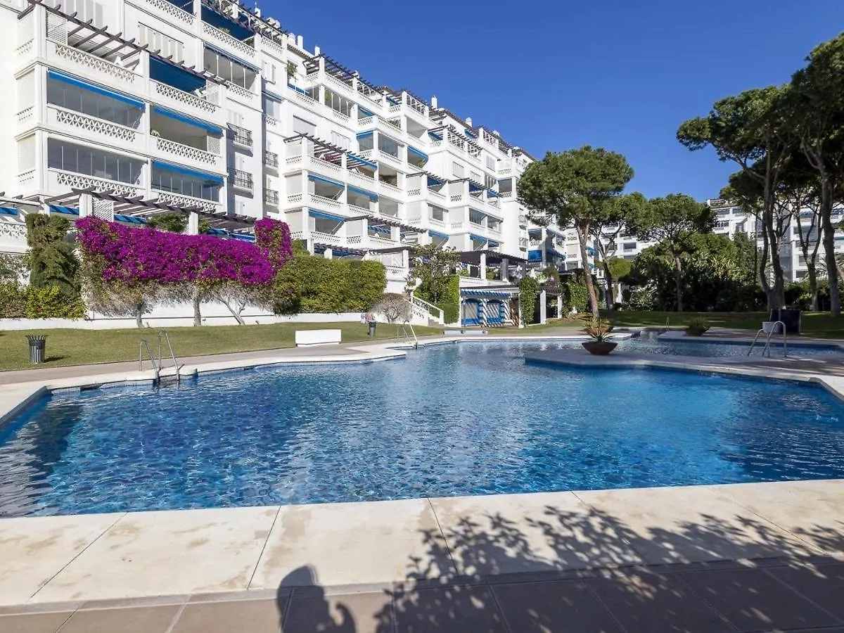 Apartamento De 2 Dormitorios En Playas Del Duque Marbella Apartment